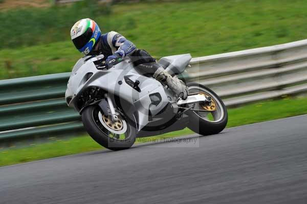 Mallory park Leicestershire;Mallory park photographs;Motorcycle action photographs;event digital images;eventdigitalimages;mallory park;no limits trackday;peter wileman photography;trackday;trackday digital images;trackday photos