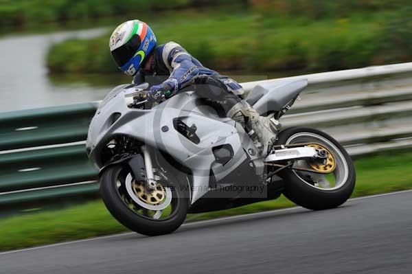 Mallory park Leicestershire;Mallory park photographs;Motorcycle action photographs;event digital images;eventdigitalimages;mallory park;no limits trackday;peter wileman photography;trackday;trackday digital images;trackday photos