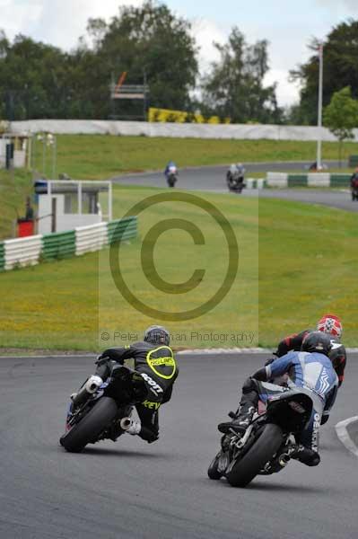 Mallory park Leicestershire;Mallory park photographs;Motorcycle action photographs;event digital images;eventdigitalimages;mallory park;no limits trackday;peter wileman photography;trackday;trackday digital images;trackday photos