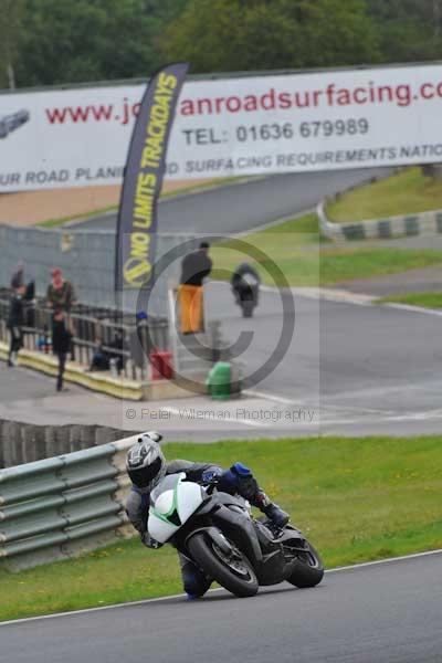 Mallory park Leicestershire;Mallory park photographs;Motorcycle action photographs;event digital images;eventdigitalimages;mallory park;no limits trackday;peter wileman photography;trackday;trackday digital images;trackday photos
