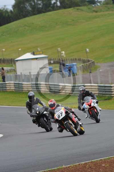 Mallory park Leicestershire;Mallory park photographs;Motorcycle action photographs;event digital images;eventdigitalimages;mallory park;no limits trackday;peter wileman photography;trackday;trackday digital images;trackday photos