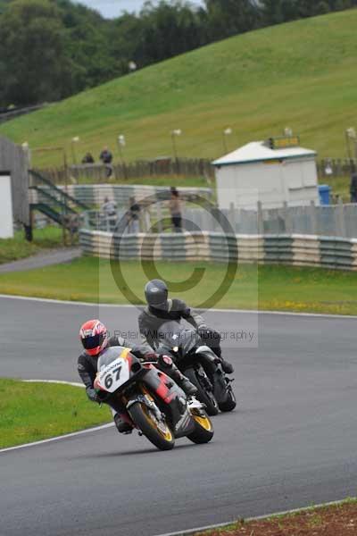 Mallory park Leicestershire;Mallory park photographs;Motorcycle action photographs;event digital images;eventdigitalimages;mallory park;no limits trackday;peter wileman photography;trackday;trackday digital images;trackday photos