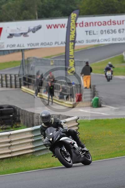 Mallory park Leicestershire;Mallory park photographs;Motorcycle action photographs;event digital images;eventdigitalimages;mallory park;no limits trackday;peter wileman photography;trackday;trackday digital images;trackday photos
