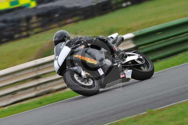 Mallory park Leicestershire;Mallory park photographs;Motorcycle action photographs;event digital images;eventdigitalimages;mallory park;no limits trackday;peter wileman photography;trackday;trackday digital images;trackday photos