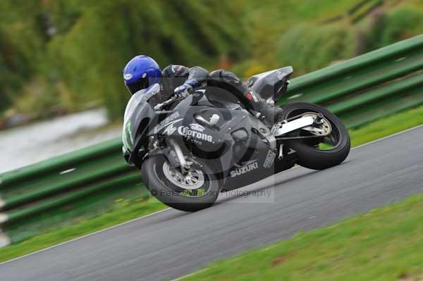 Mallory park Leicestershire;Mallory park photographs;Motorcycle action photographs;event digital images;eventdigitalimages;mallory park;no limits trackday;peter wileman photography;trackday;trackday digital images;trackday photos