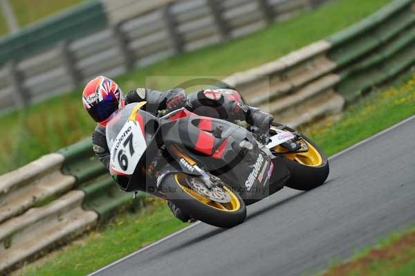 Mallory park Leicestershire;Mallory park photographs;Motorcycle action photographs;event digital images;eventdigitalimages;mallory park;no limits trackday;peter wileman photography;trackday;trackday digital images;trackday photos
