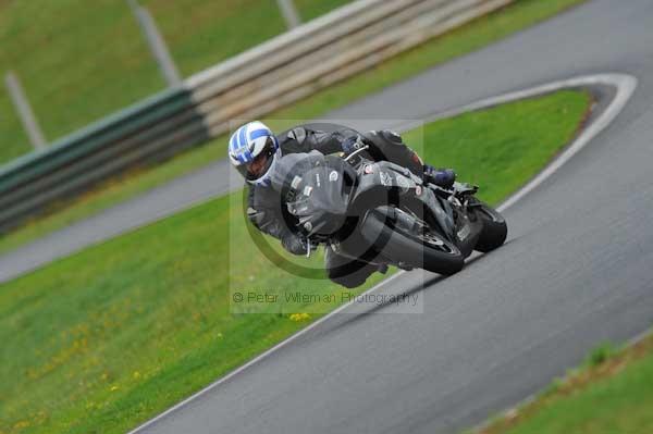 Mallory park Leicestershire;Mallory park photographs;Motorcycle action photographs;event digital images;eventdigitalimages;mallory park;no limits trackday;peter wileman photography;trackday;trackday digital images;trackday photos