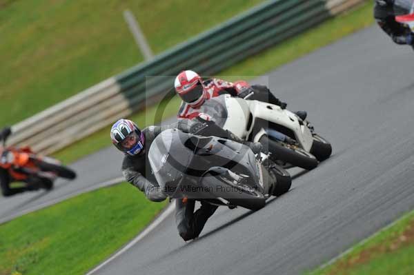 Mallory park Leicestershire;Mallory park photographs;Motorcycle action photographs;event digital images;eventdigitalimages;mallory park;no limits trackday;peter wileman photography;trackday;trackday digital images;trackday photos