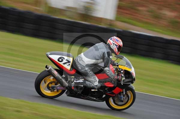 Mallory park Leicestershire;Mallory park photographs;Motorcycle action photographs;event digital images;eventdigitalimages;mallory park;no limits trackday;peter wileman photography;trackday;trackday digital images;trackday photos