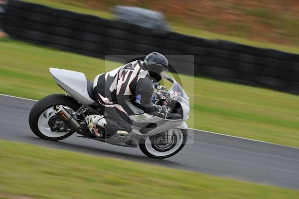 Mallory park Leicestershire;Mallory park photographs;Motorcycle action photographs;event digital images;eventdigitalimages;mallory park;no limits trackday;peter wileman photography;trackday;trackday digital images;trackday photos