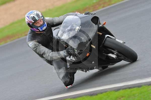 Mallory park Leicestershire;Mallory park photographs;Motorcycle action photographs;event digital images;eventdigitalimages;mallory park;no limits trackday;peter wileman photography;trackday;trackday digital images;trackday photos