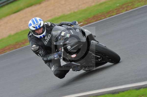 Mallory park Leicestershire;Mallory park photographs;Motorcycle action photographs;event digital images;eventdigitalimages;mallory park;no limits trackday;peter wileman photography;trackday;trackday digital images;trackday photos