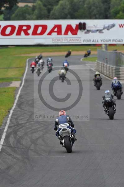 Mallory park Leicestershire;Mallory park photographs;Motorcycle action photographs;event digital images;eventdigitalimages;mallory park;no limits trackday;peter wileman photography;trackday;trackday digital images;trackday photos