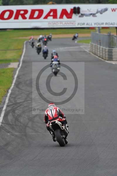 Mallory park Leicestershire;Mallory park photographs;Motorcycle action photographs;event digital images;eventdigitalimages;mallory park;no limits trackday;peter wileman photography;trackday;trackday digital images;trackday photos