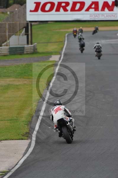 Mallory park Leicestershire;Mallory park photographs;Motorcycle action photographs;event digital images;eventdigitalimages;mallory park;no limits trackday;peter wileman photography;trackday;trackday digital images;trackday photos