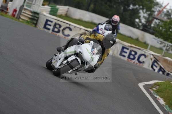 Mallory park Leicestershire;Mallory park photographs;Motorcycle action photographs;event digital images;eventdigitalimages;mallory park;no limits trackday;peter wileman photography;trackday;trackday digital images;trackday photos