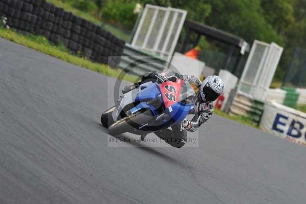 Mallory park Leicestershire;Mallory park photographs;Motorcycle action photographs;event digital images;eventdigitalimages;mallory park;no limits trackday;peter wileman photography;trackday;trackday digital images;trackday photos