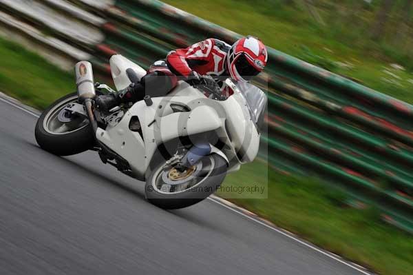 Mallory park Leicestershire;Mallory park photographs;Motorcycle action photographs;event digital images;eventdigitalimages;mallory park;no limits trackday;peter wileman photography;trackday;trackday digital images;trackday photos