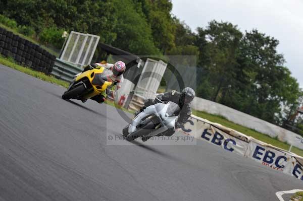 Mallory park Leicestershire;Mallory park photographs;Motorcycle action photographs;event digital images;eventdigitalimages;mallory park;no limits trackday;peter wileman photography;trackday;trackday digital images;trackday photos