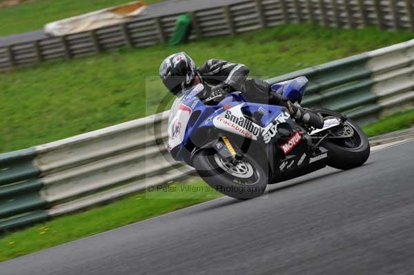 Mallory park Leicestershire;Mallory park photographs;Motorcycle action photographs;event digital images;eventdigitalimages;mallory park;no limits trackday;peter wileman photography;trackday;trackday digital images;trackday photos