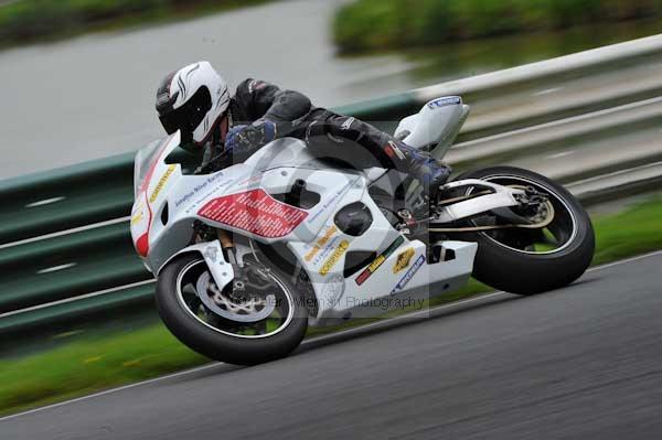Mallory park Leicestershire;Mallory park photographs;Motorcycle action photographs;event digital images;eventdigitalimages;mallory park;no limits trackday;peter wileman photography;trackday;trackday digital images;trackday photos