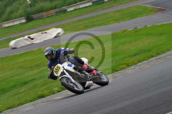 Mallory park Leicestershire;Mallory park photographs;Motorcycle action photographs;event digital images;eventdigitalimages;mallory park;no limits trackday;peter wileman photography;trackday;trackday digital images;trackday photos