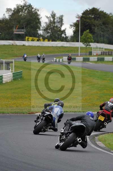 Mallory park Leicestershire;Mallory park photographs;Motorcycle action photographs;event digital images;eventdigitalimages;mallory park;no limits trackday;peter wileman photography;trackday;trackday digital images;trackday photos
