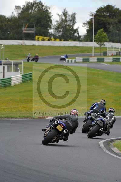 Mallory park Leicestershire;Mallory park photographs;Motorcycle action photographs;event digital images;eventdigitalimages;mallory park;no limits trackday;peter wileman photography;trackday;trackday digital images;trackday photos