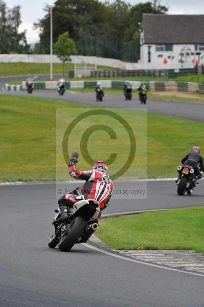Mallory park Leicestershire;Mallory park photographs;Motorcycle action photographs;event digital images;eventdigitalimages;mallory park;no limits trackday;peter wileman photography;trackday;trackday digital images;trackday photos