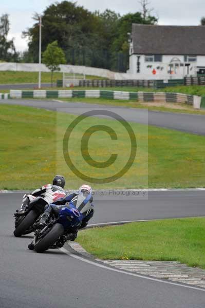 Mallory park Leicestershire;Mallory park photographs;Motorcycle action photographs;event digital images;eventdigitalimages;mallory park;no limits trackday;peter wileman photography;trackday;trackday digital images;trackday photos