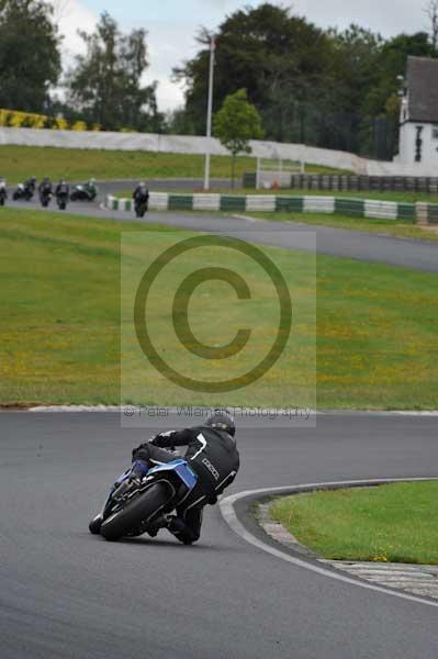 Mallory park Leicestershire;Mallory park photographs;Motorcycle action photographs;event digital images;eventdigitalimages;mallory park;no limits trackday;peter wileman photography;trackday;trackday digital images;trackday photos
