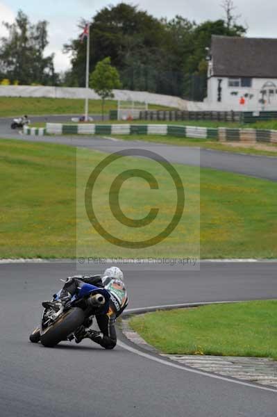Mallory park Leicestershire;Mallory park photographs;Motorcycle action photographs;event digital images;eventdigitalimages;mallory park;no limits trackday;peter wileman photography;trackday;trackday digital images;trackday photos