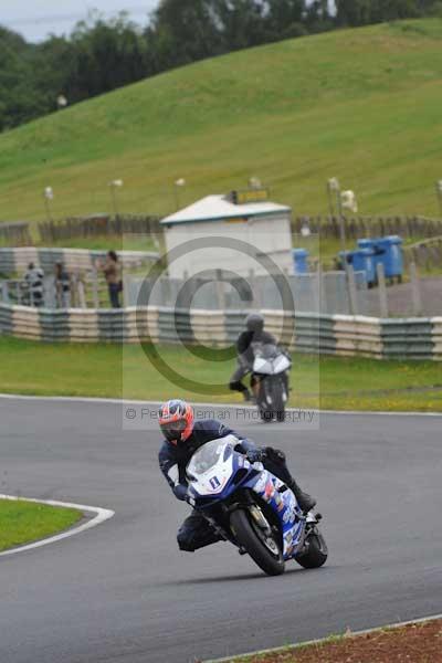 Mallory park Leicestershire;Mallory park photographs;Motorcycle action photographs;event digital images;eventdigitalimages;mallory park;no limits trackday;peter wileman photography;trackday;trackday digital images;trackday photos