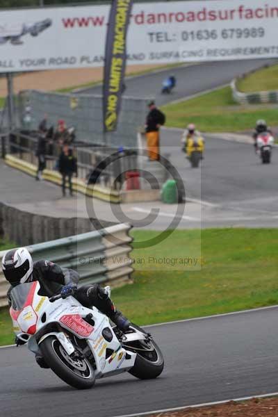 Mallory park Leicestershire;Mallory park photographs;Motorcycle action photographs;event digital images;eventdigitalimages;mallory park;no limits trackday;peter wileman photography;trackday;trackday digital images;trackday photos