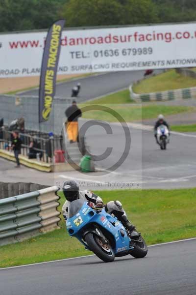 Mallory park Leicestershire;Mallory park photographs;Motorcycle action photographs;event digital images;eventdigitalimages;mallory park;no limits trackday;peter wileman photography;trackday;trackday digital images;trackday photos