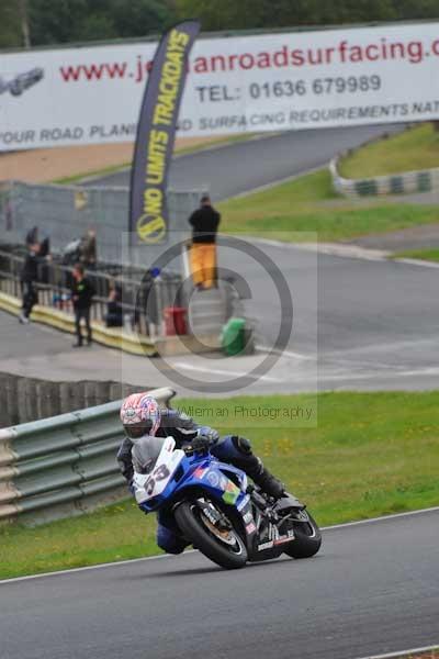 Mallory park Leicestershire;Mallory park photographs;Motorcycle action photographs;event digital images;eventdigitalimages;mallory park;no limits trackday;peter wileman photography;trackday;trackday digital images;trackday photos