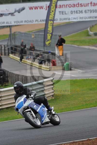 Mallory park Leicestershire;Mallory park photographs;Motorcycle action photographs;event digital images;eventdigitalimages;mallory park;no limits trackday;peter wileman photography;trackday;trackday digital images;trackday photos