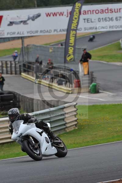 Mallory park Leicestershire;Mallory park photographs;Motorcycle action photographs;event digital images;eventdigitalimages;mallory park;no limits trackday;peter wileman photography;trackday;trackday digital images;trackday photos
