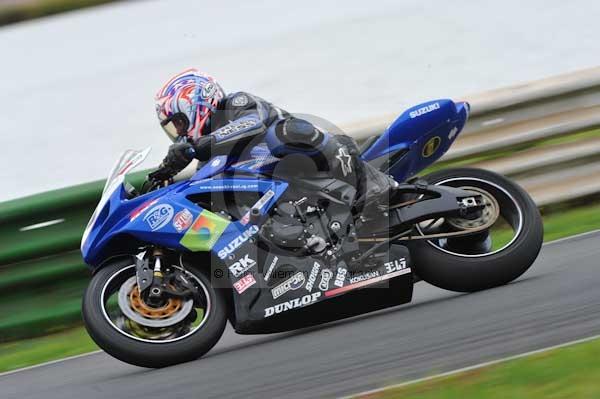 Mallory park Leicestershire;Mallory park photographs;Motorcycle action photographs;event digital images;eventdigitalimages;mallory park;no limits trackday;peter wileman photography;trackday;trackday digital images;trackday photos