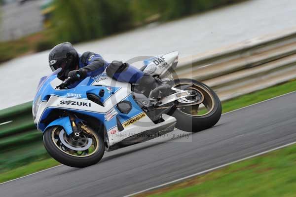 Mallory park Leicestershire;Mallory park photographs;Motorcycle action photographs;event digital images;eventdigitalimages;mallory park;no limits trackday;peter wileman photography;trackday;trackday digital images;trackday photos