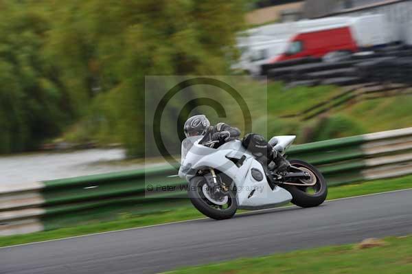 Mallory park Leicestershire;Mallory park photographs;Motorcycle action photographs;event digital images;eventdigitalimages;mallory park;no limits trackday;peter wileman photography;trackday;trackday digital images;trackday photos