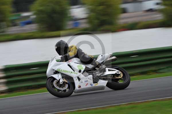 Mallory park Leicestershire;Mallory park photographs;Motorcycle action photographs;event digital images;eventdigitalimages;mallory park;no limits trackday;peter wileman photography;trackday;trackday digital images;trackday photos