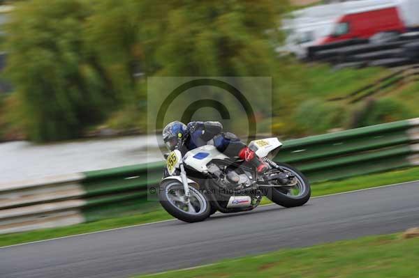 Mallory park Leicestershire;Mallory park photographs;Motorcycle action photographs;event digital images;eventdigitalimages;mallory park;no limits trackday;peter wileman photography;trackday;trackday digital images;trackday photos