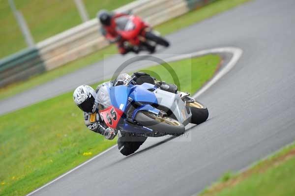 Mallory park Leicestershire;Mallory park photographs;Motorcycle action photographs;event digital images;eventdigitalimages;mallory park;no limits trackday;peter wileman photography;trackday;trackday digital images;trackday photos