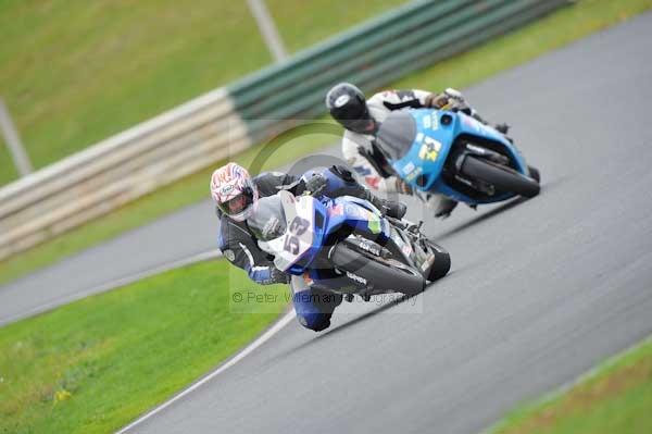 Mallory park Leicestershire;Mallory park photographs;Motorcycle action photographs;event digital images;eventdigitalimages;mallory park;no limits trackday;peter wileman photography;trackday;trackday digital images;trackday photos