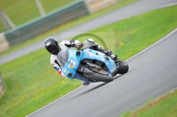 Mallory park Leicestershire;Mallory park photographs;Motorcycle action photographs;event digital images;eventdigitalimages;mallory park;no limits trackday;peter wileman photography;trackday;trackday digital images;trackday photos