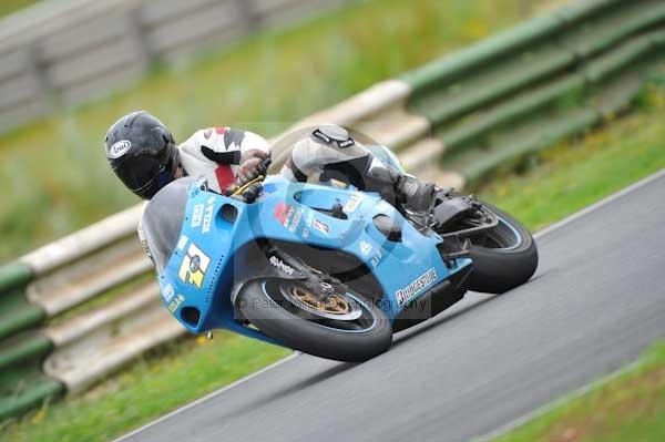 Mallory park Leicestershire;Mallory park photographs;Motorcycle action photographs;event digital images;eventdigitalimages;mallory park;no limits trackday;peter wileman photography;trackday;trackday digital images;trackday photos