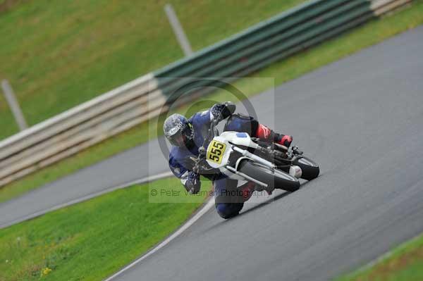 Mallory park Leicestershire;Mallory park photographs;Motorcycle action photographs;event digital images;eventdigitalimages;mallory park;no limits trackday;peter wileman photography;trackday;trackday digital images;trackday photos