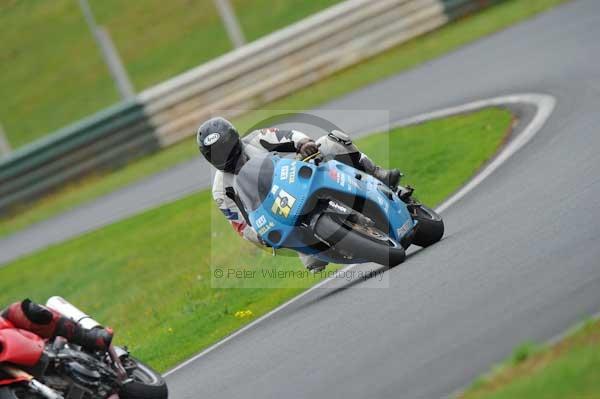 Mallory park Leicestershire;Mallory park photographs;Motorcycle action photographs;event digital images;eventdigitalimages;mallory park;no limits trackday;peter wileman photography;trackday;trackday digital images;trackday photos