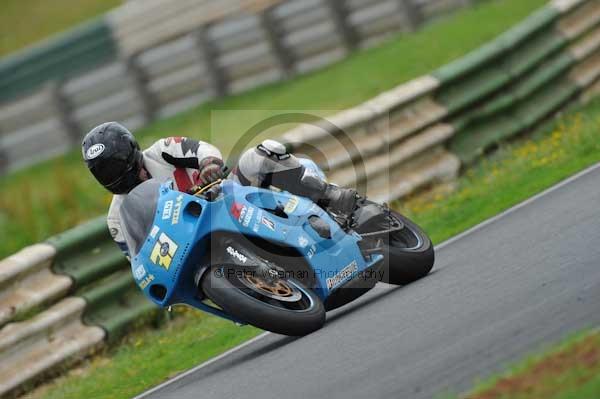 Mallory park Leicestershire;Mallory park photographs;Motorcycle action photographs;event digital images;eventdigitalimages;mallory park;no limits trackday;peter wileman photography;trackday;trackday digital images;trackday photos